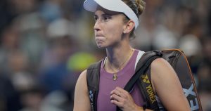 Battue par Zheng Qinwen, Elise Mertens s&rsquo;arrête aux portes de la finale à Pékin