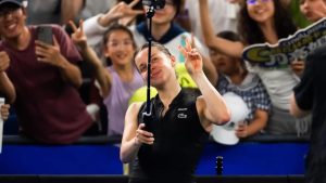 Chwalińska répond à ses détracteurs et aux doutes de Kalinskaya sur son niveau sur dur en remportant le titre à Wuhan