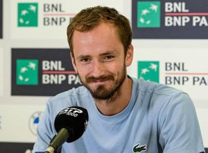 Daniil Medvedev se voit remporter un nouveau titre du Grand Chelem après son succès à Almaty