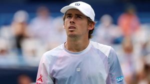 De Minaur révèle ce qui l&rsquo;a contraint à abandonner face à Djokovic : « Je dois passer des examens »