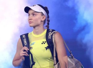 Elena Rybakina dit avoir manqué de sommeil et de récupération après sa défaite surprise à Pékin
