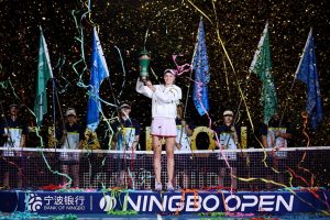 Elena Rybakina n’a plus qu’une victoire à décrocher pour finir l’année numéro 1 mondiale