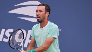 Fin de carrière pour Kukushkin : battu par Tsitsipas à Almaty, le Kazakhstanais tire sa révérence