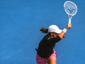 Iga Swiatek éliminée en quarts de finale après avoir buté sur Elise Mertens