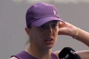 Iga Świątek révèle avoir repris une idée de Novak Djokovic vue lors d’un match de Roger Federer
