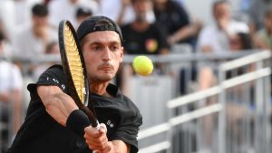 Il jette sa raquette de rage sur le public après avoir perdu un point et n&rsquo;est même pas sanctionné : le Français Térence Atmane perd de nouveau ses nerfs au Masters 1 000 de Shanghai