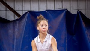 Internationaux tennis juniors Occitanie : une défaite au 1er tour riche en promesses pour la Saint-Orennaise Julia Boudet