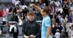 Jannik Sinner, en renonçant à la fin de saison 2026, offre le trône de l&rsquo;ATP à Alexander Zverev : « Je dois soigner mon genou et penser à ma carrière »