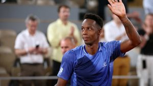 « Je suis vraiment triste » : l&rsquo;hommage poignant de Tsitsipas après la retraite de Monfils