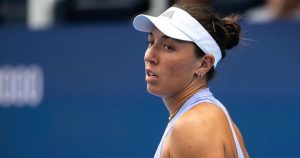 Jessica Pegula laisse filer trois balles de match et s’incline face à l’ultra-agressive Jelena Ostapenko