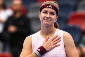 Karolina Muchova frôle l’élimination, mais préserve ses espoirs de participer au Masters de la WTA