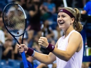 Karolina Muchova s’impose de justesse face à Naomi Osaka au terme d’une fin de match folle et de neuf balles de ma