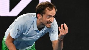 Medvedev disqualifié à Pékin : il rejoint un club très fermé