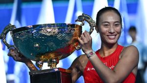 « Mon corps accuse le coup » : sacrée à Pékin, Qinwen Zheng renonce à un nouveau tournoi