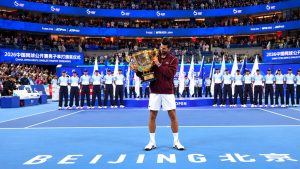 Novak Djokovic rejoint le cercle très fermé des champions après sa victoire retentissante sur Alexander Zverev