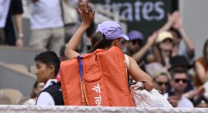 WTA – Ningbo > Mauvaise nouvelle pour Iga Swiatek, forfait et éliminée de la course au Masters : « Après mûre réflexion, j’ai décidé de me retirer du tournoi. J’ai souffert d’un problème persistant à ma cuisse gauche au cours des dernières semaines »
