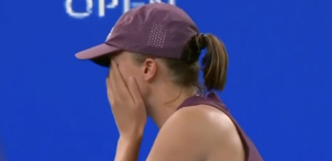 WTA – Wuhan > Les larmes d&rsquo;Iga Swiatek, inconsolable lors de sa défaite en demi-finales