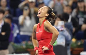 Zheng Qinwen conclut une semaine de rêve avec son premier titre depuis son opération et son premier WTA 1000