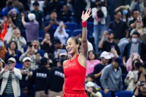 Zheng Qinwen qualifie l’Open de Chine de « cinquième Grand Chelem » après avoir atteint la finale grâce à une invitation