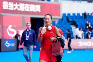 Zheng Qinwen reconnaît avoir commis des « erreurs inhabituelles » lors de son entrée en lice difficile à Pékin face à une