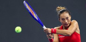 Zheng Qinwen renonce aussi à Hong Kong, continuant d’« écouter son corps »