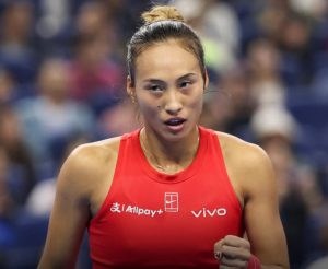 Zheng Qinwen s’impose à Pékin au terme du deuxième parcours le plus éprouvant de l’ère Open
