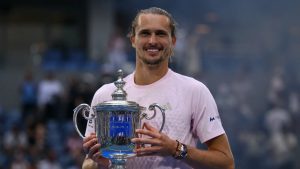 Zverev assuré d&rsquo;être numéro 1 mondial en fin de saison après la chute d&rsquo;Alcaraz à Shanghai